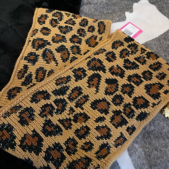 Betsey johnson  Leopard /cheetah /animal print knit scarf nwt - Picture 2 of 14